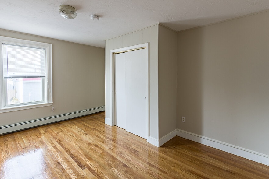 Building Photo - 97 Bridge St