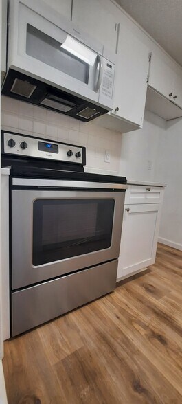 Building Photo - 4951 Elkner St