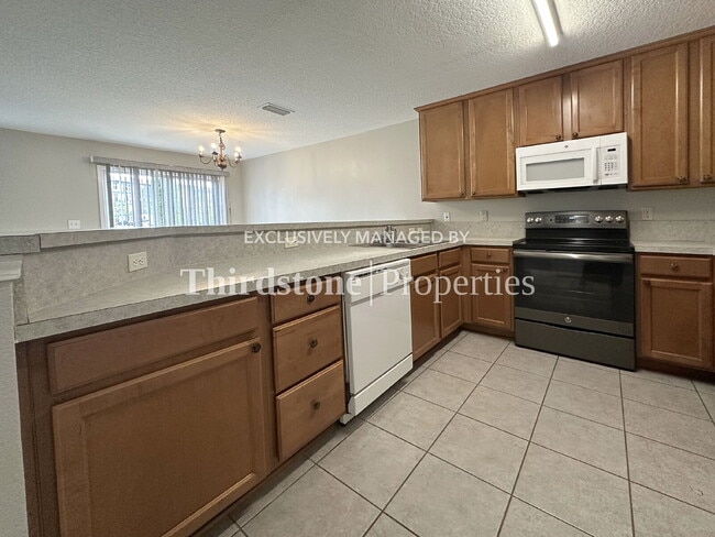 Building Photo - 1036 N Black Cherry Dr