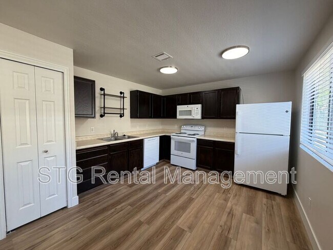 Building Photo - 462 W 300 N