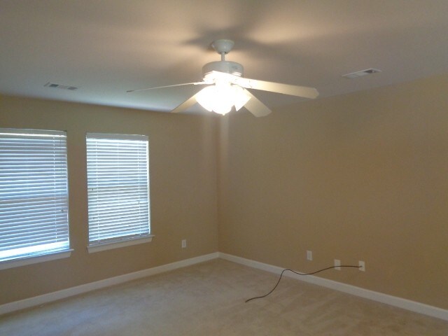 Building Photo - 3052 Brookview Forest Dr