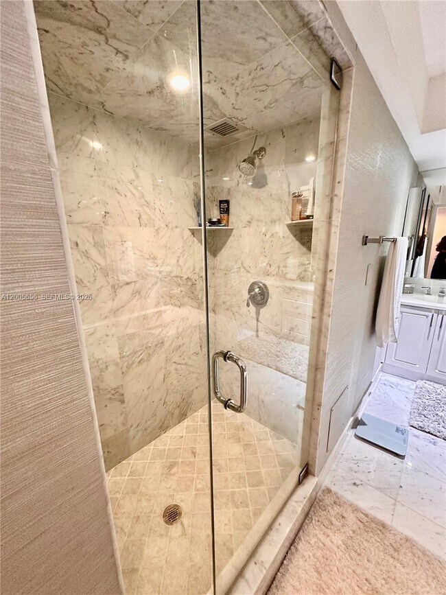 Building Photo - 6423 Collins Ave