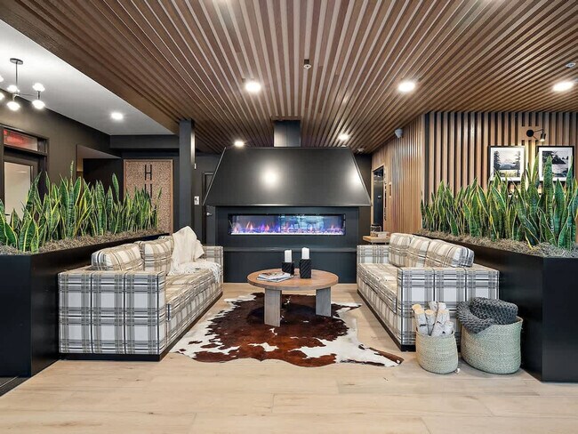 Building Photo - 402 NE 2nd St