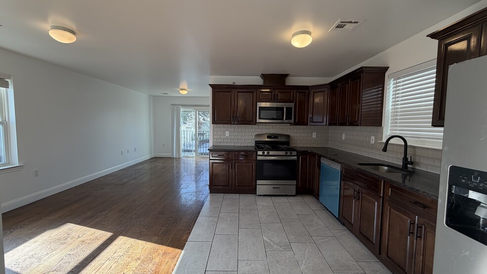 KITCHEN - 159 Court St