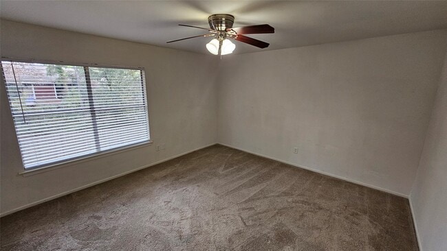 Building Photo - 975 N Red Cedar Cir