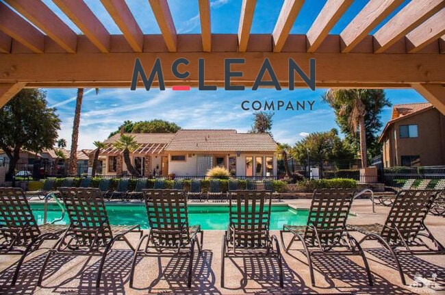 Building Photo - Beautiful 2-Bedroom Condo in Gated Saddleb...