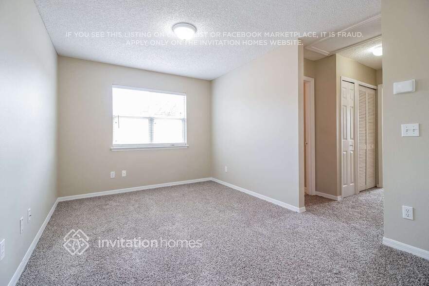 Building Photo - 403 Woodbury Pines Cir