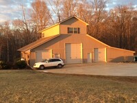 Building Photo - Large 1BR/1BA Barn Apt in LC, country sett...