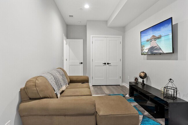 Building Photo - 1611 N 27th St