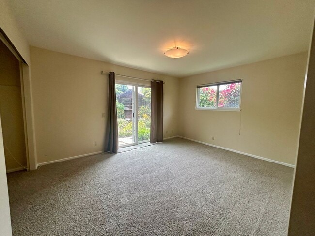 Building Photo - Carpinteria 3 Bedroom House - Available Au...