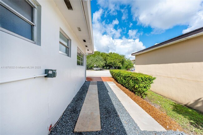 Building Photo - 3091 S Le Jeune Rd