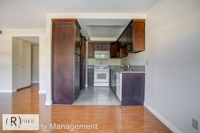 Building Photo - 2 br, 2 bath House - 830 N Dalton Ave #108