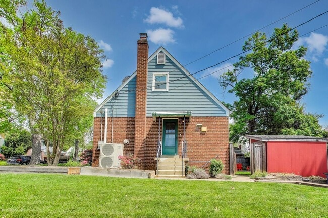 Building Photo - Coming Soon! Charming 4 Bedroom, 2 Bath Ca...