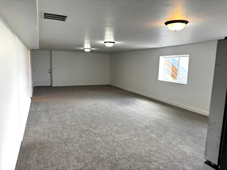 Building Photo - 5258 W 3750 S