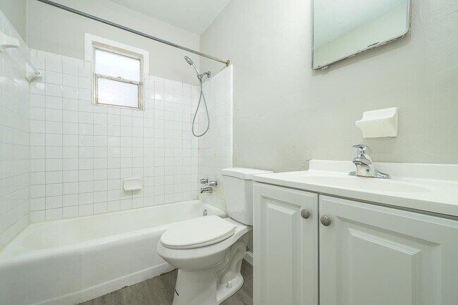 Building Photo - 1103 California St