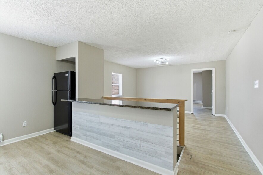 Building Photo - 1338 Barth Ave