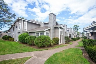 Building Photo - Beautiful 2 Bedroom, 2 Bath Townhome in Gated Community! $400 off first month rent!