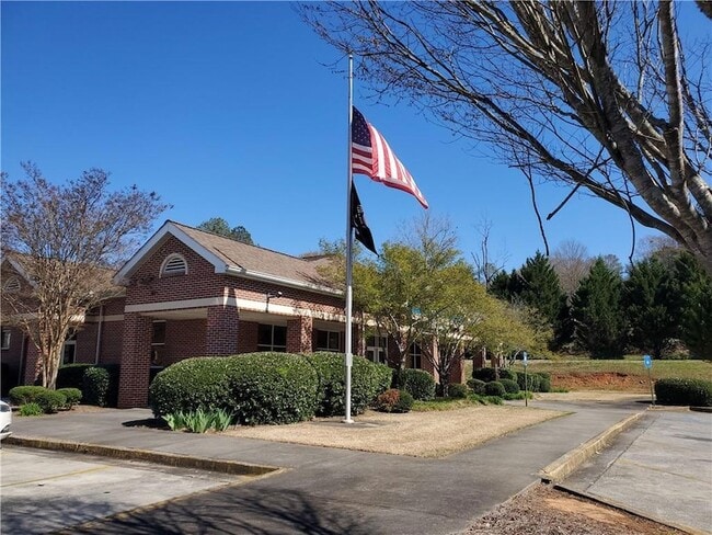 Building Photo - 747 Calvin Pk Dr