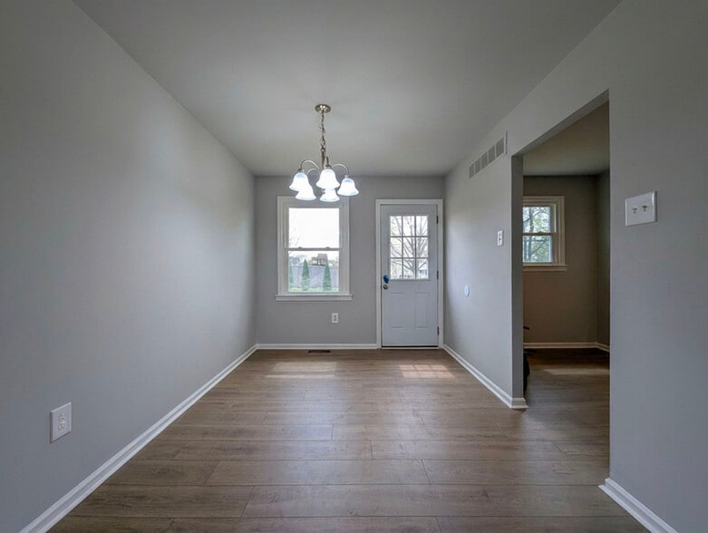 Building Photo - 1583 Yeakel Way