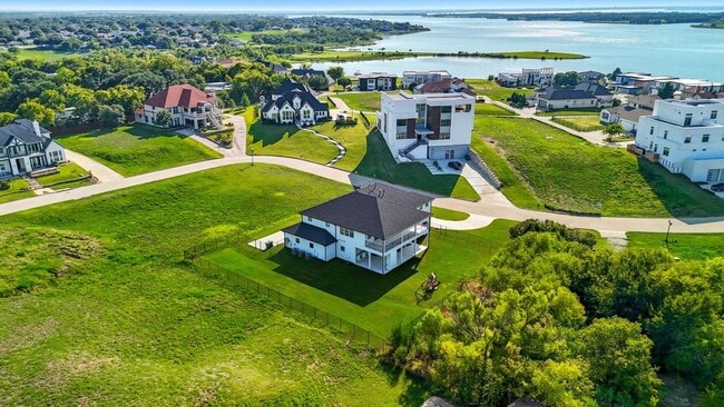 Building Photo - 7281 Waters Edge Dr