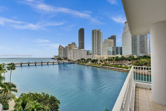 Building Photo - 801 Brickell Key Blvd