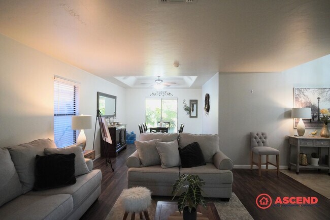 Building Photo - FULLY FURNISHED, Beautiful Home Located In Rosedale Area!