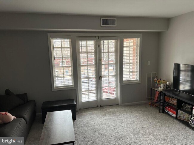 Building Photo - 5911 Prince James Dr