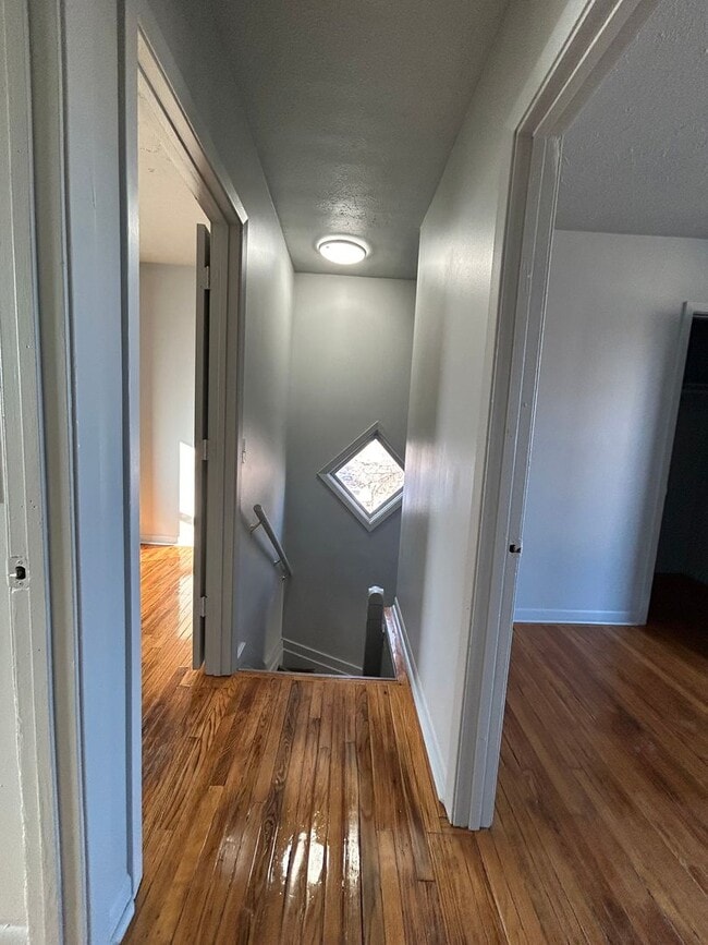 Building Photo - 4411 Davenport St