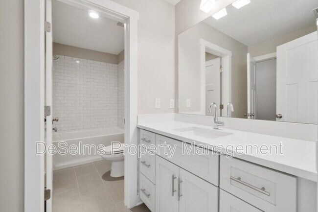 Building Photo - 759 Mill Creek Meadow Dr