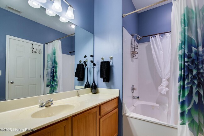 Building Photo - 203 S Dorsey Ln