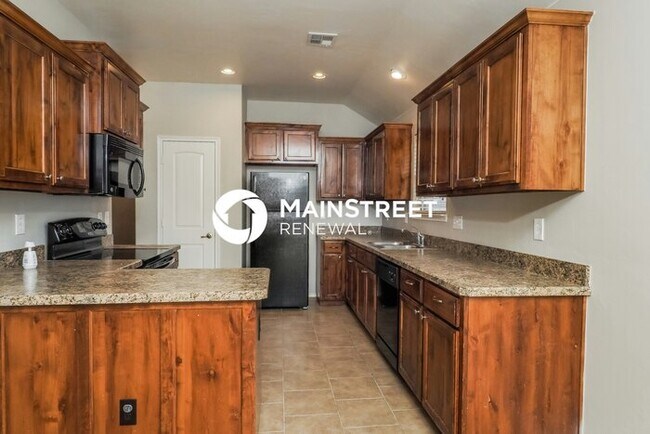 Building Photo - 3 Bedroom Pet-Friendly Home in Mustang, OK with Main Street Renewal