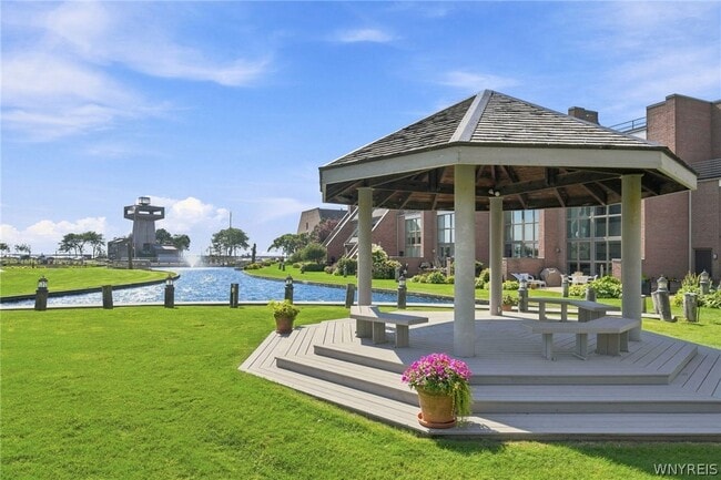 Building Photo - 264 Lakefront Blvd