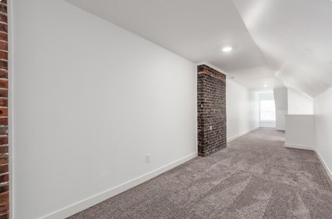 Building Photo - 1149 E Rich St