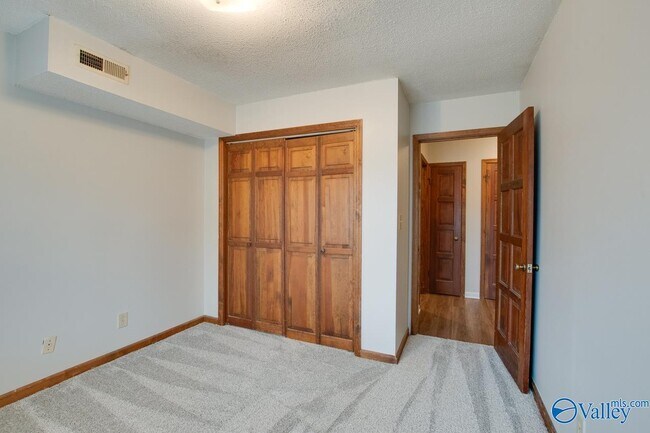 Building Photo - 9020 Mahogany Row SE