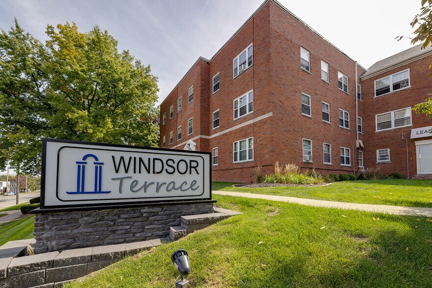 Windsor Terrace Apartments 3333 Grand Ave Des Moines IA 50312