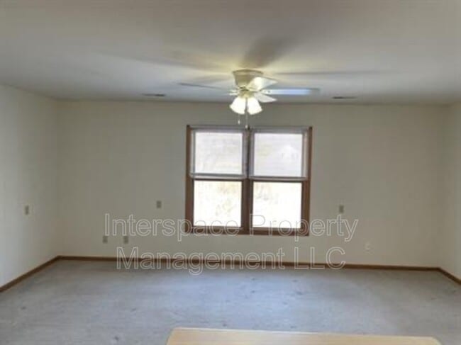 Building Photo - 105 Liberty Ln