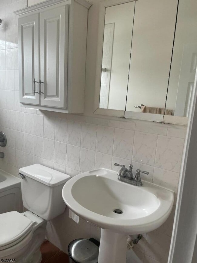 Building Photo - 411 Lake Shore Dr