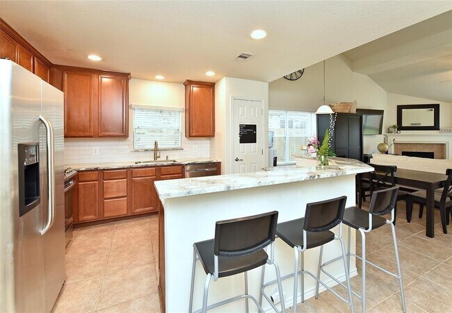 Building Photo - 7215 Ravenswood