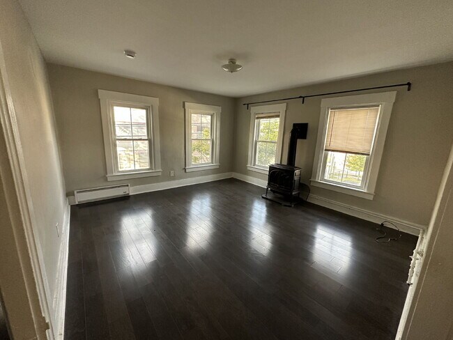 Building Photo - 55B River Street