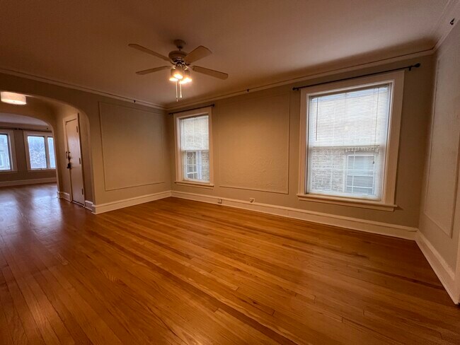 Building Photo - 6111 N Talman Ave