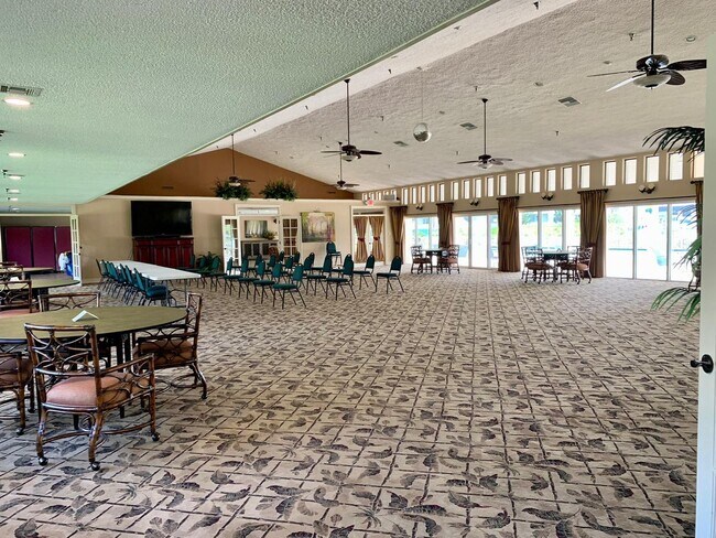 Building Photo - Condo - Coral Pointe At Harbourside with Water Views