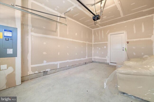 Building Photo - 7738 Port Capital Dr