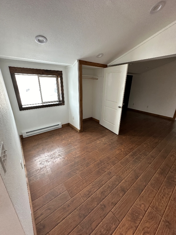 Building Photo - 705 Dakota St