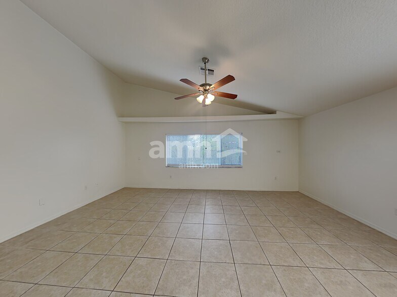 Building Photo - 1144 Jaybee Ave