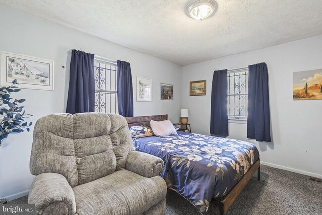 Building Photo - 638 Westwood Dr