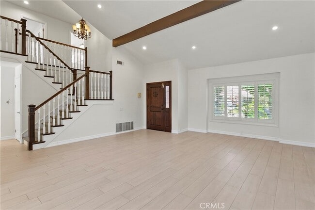 Building Photo - 28501 El Sur