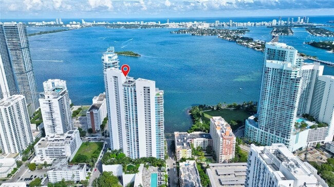 Building Photo - 2020 N Bayshore Dr