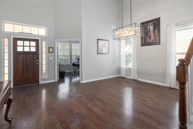 Building Photo - 1225 Peregrine Way