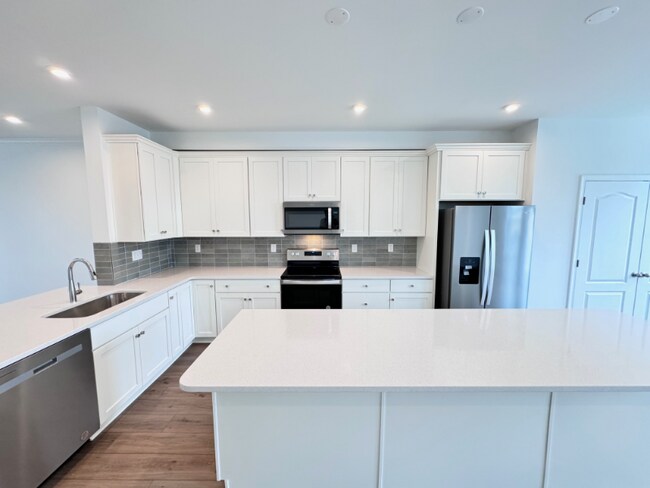 Building Photo - 3140 Eton Pl