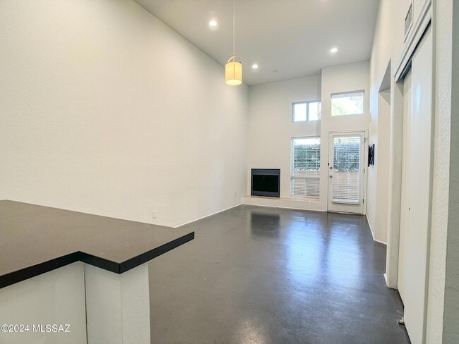 Building Photo - 7620 E Callisto Cir